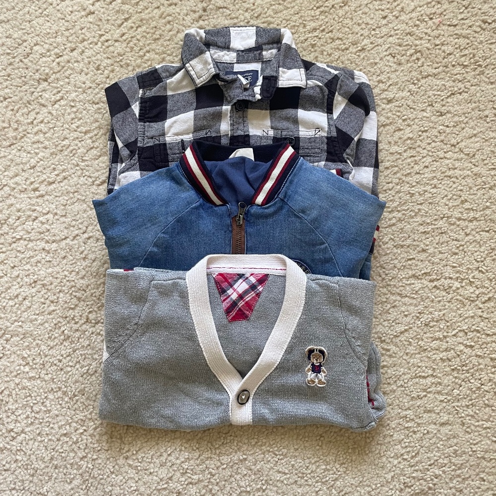 Boy's clothing: Sets of sweaters, jackets, and T-shirts (4-5T)